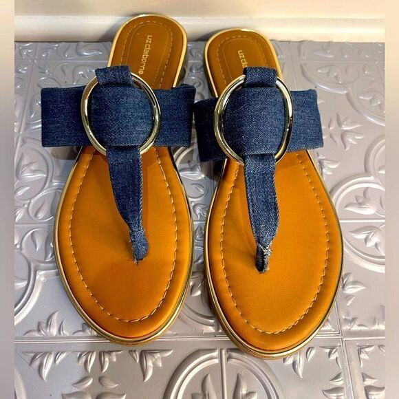 Liz Claiborne Shoes - Liz Claiborne like new denim sandals size 7.5